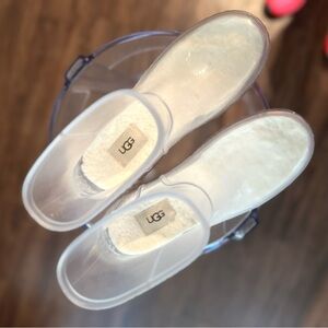 UGG Clear Boots – Women’s Size 8